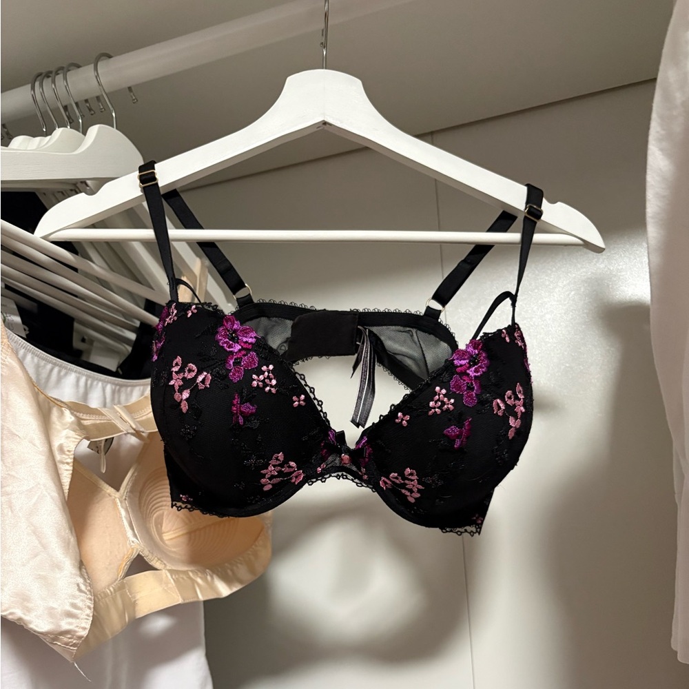 PRICE DROP - Victoria’s Secret Very Sexy Push Up Bra - Picture 2 of 5